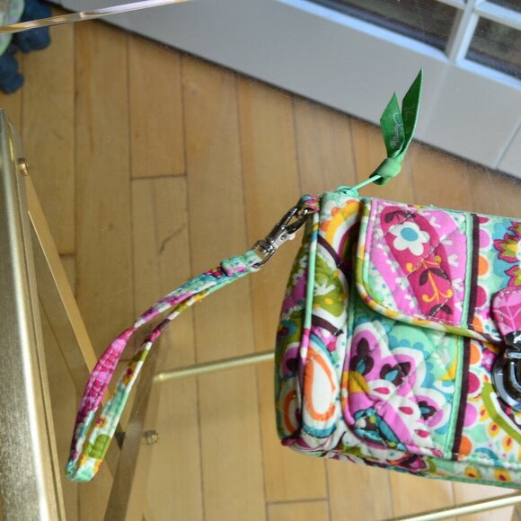 VERA BRADLEY "TUTTI FRUTTI" WRISTLET - Picture 2 of 9